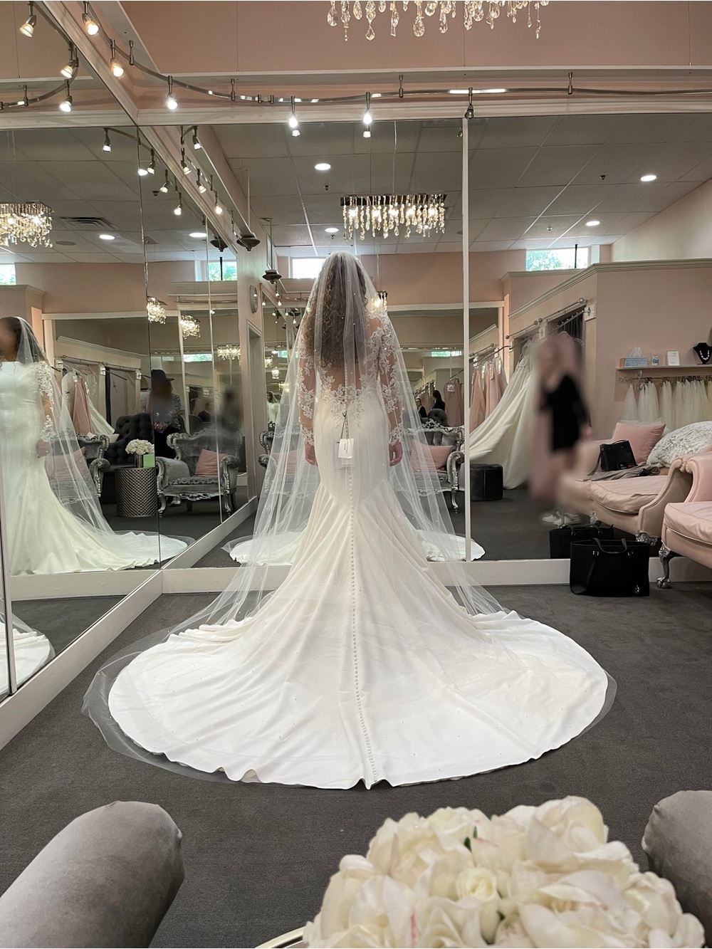 Elegant White Long Sleeve Wedding Dress